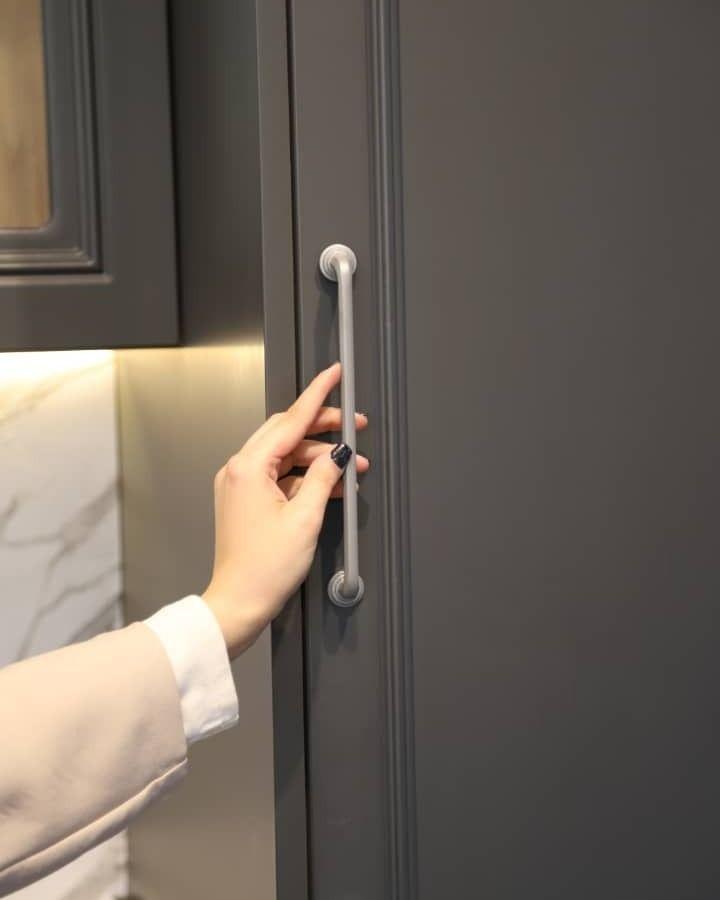 فروشگاه یراق آلات و اکسسوری کابینت نعیم