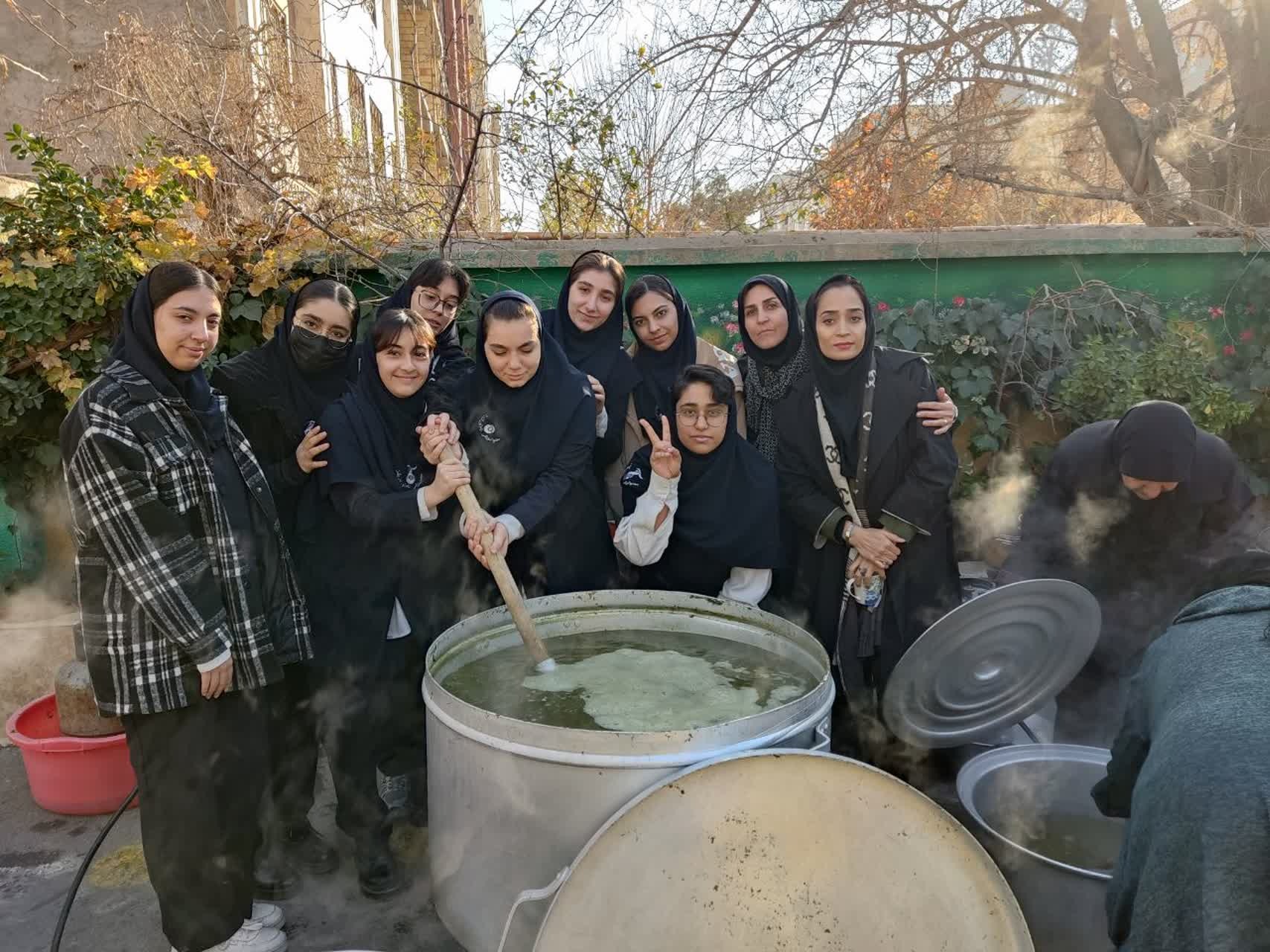 دبیرستان متوسطه اول و دوم نام آوران روشن