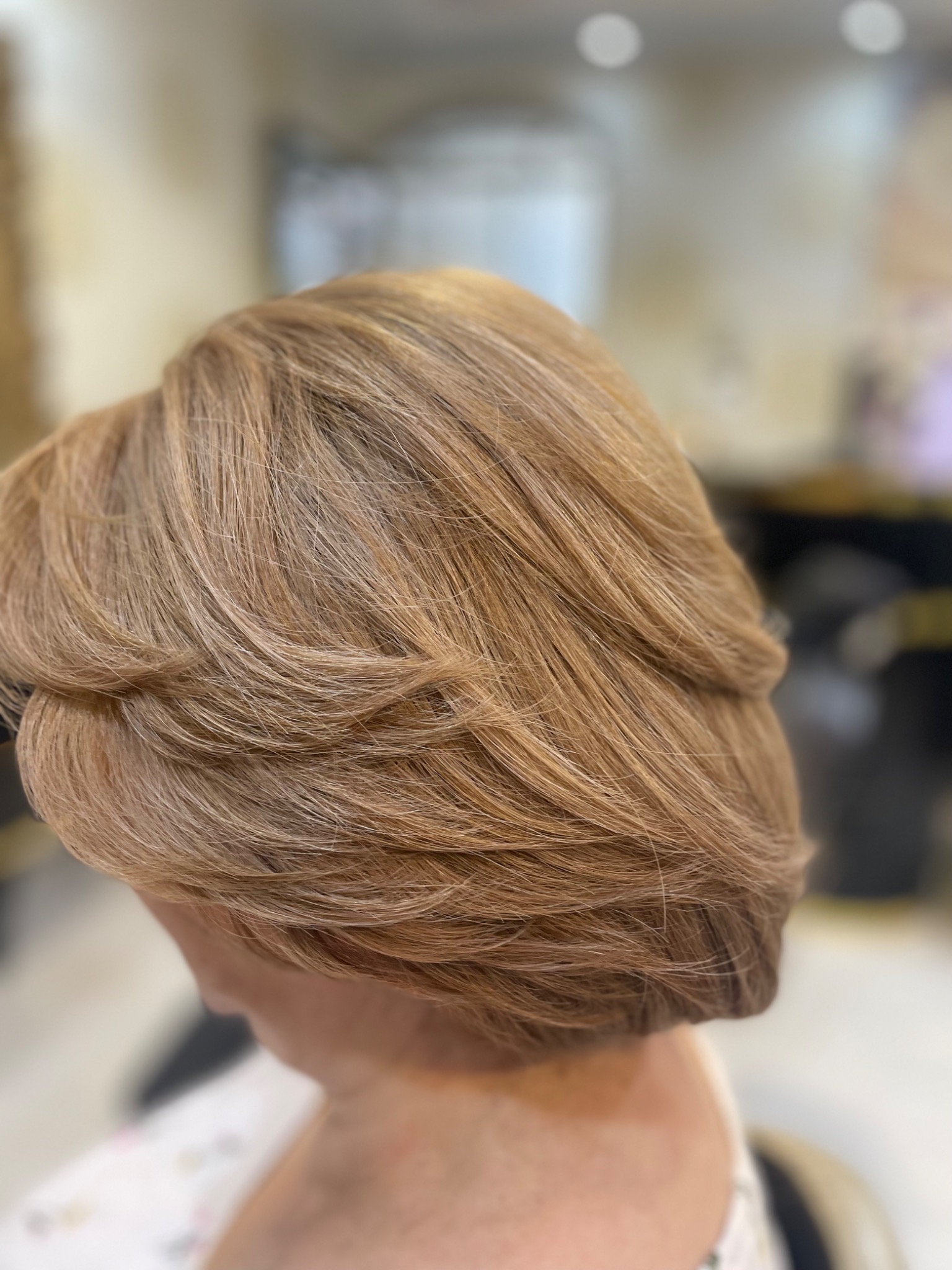 مرکزvipناخن ومژه،ومرکز زیبایی وعروس