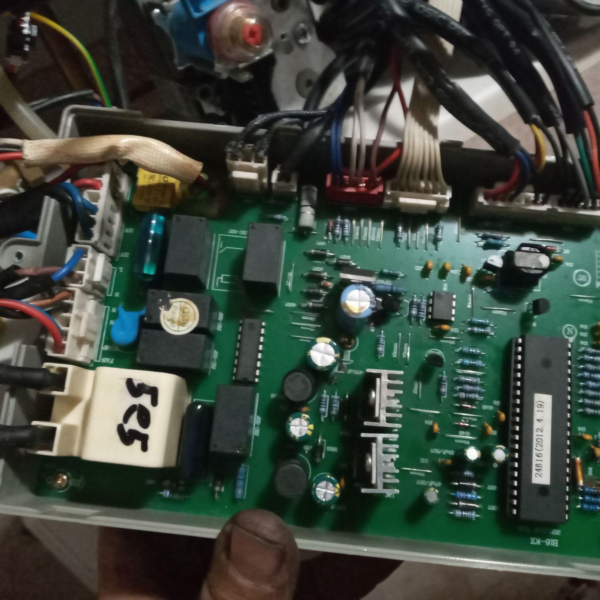 تعمیرات برد الکترونیک اکبری