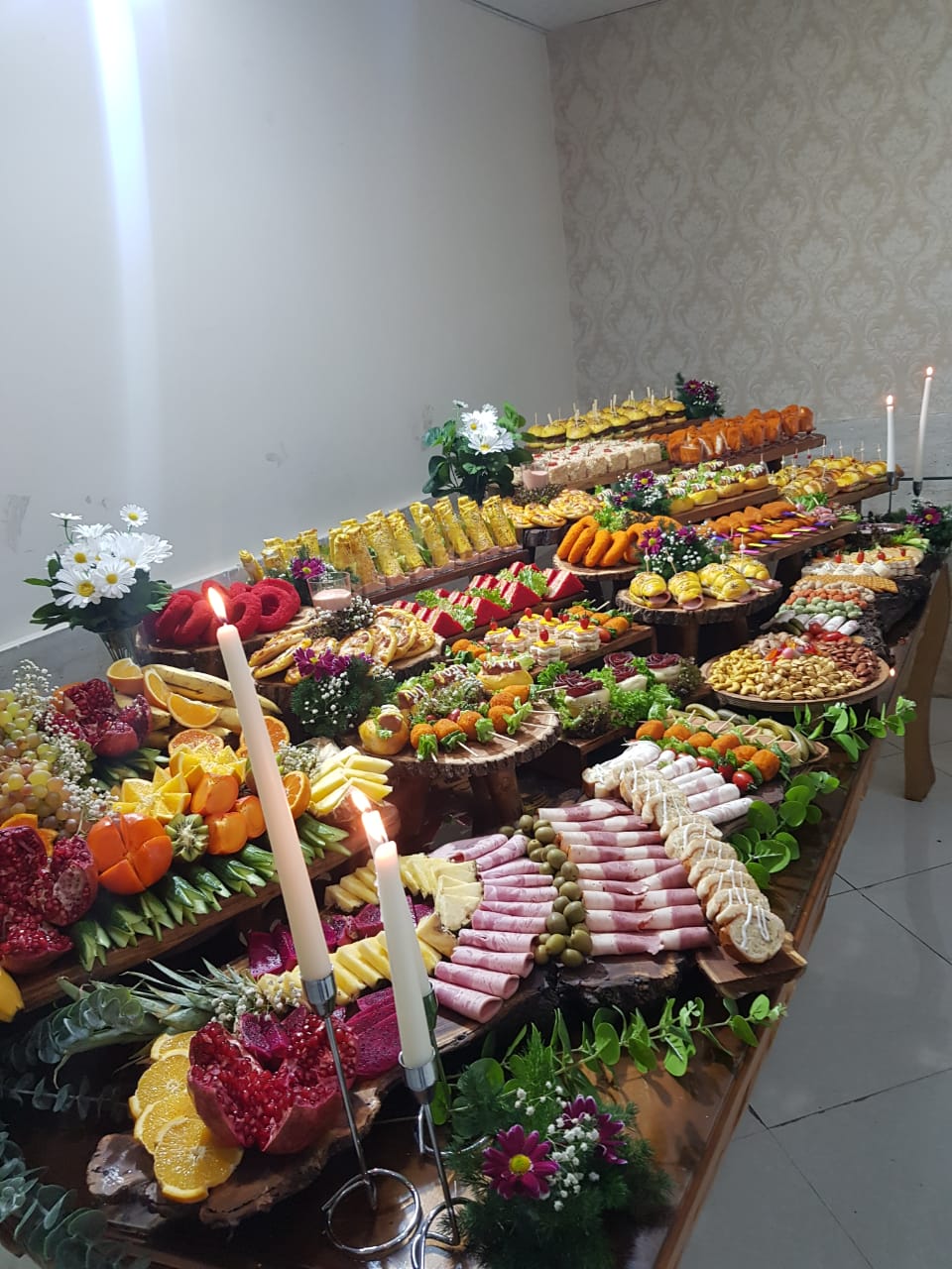 تولید انواع فینگرفود غذاهای کیلویی چشمه