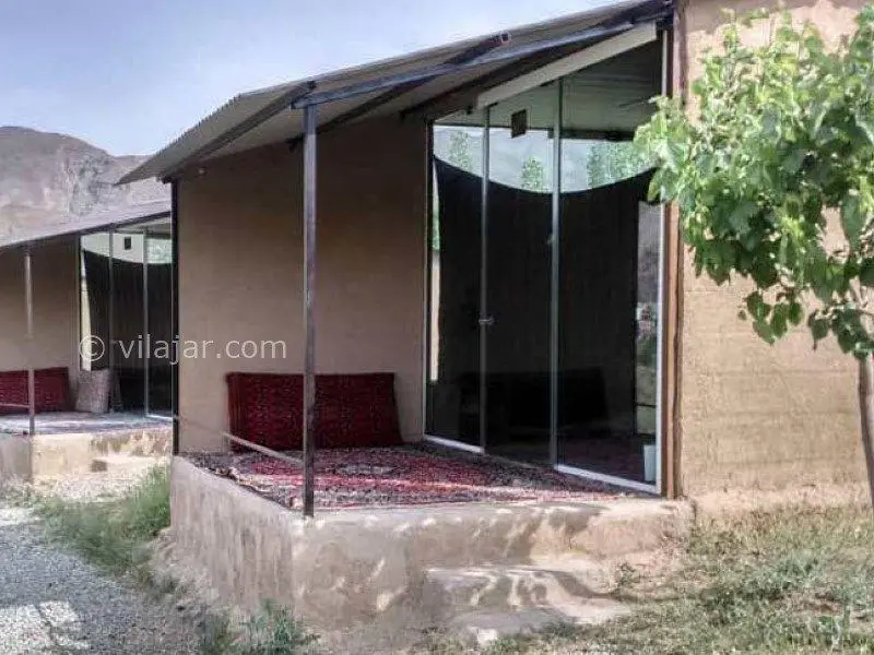 اقامتگاه بومگردی لزور