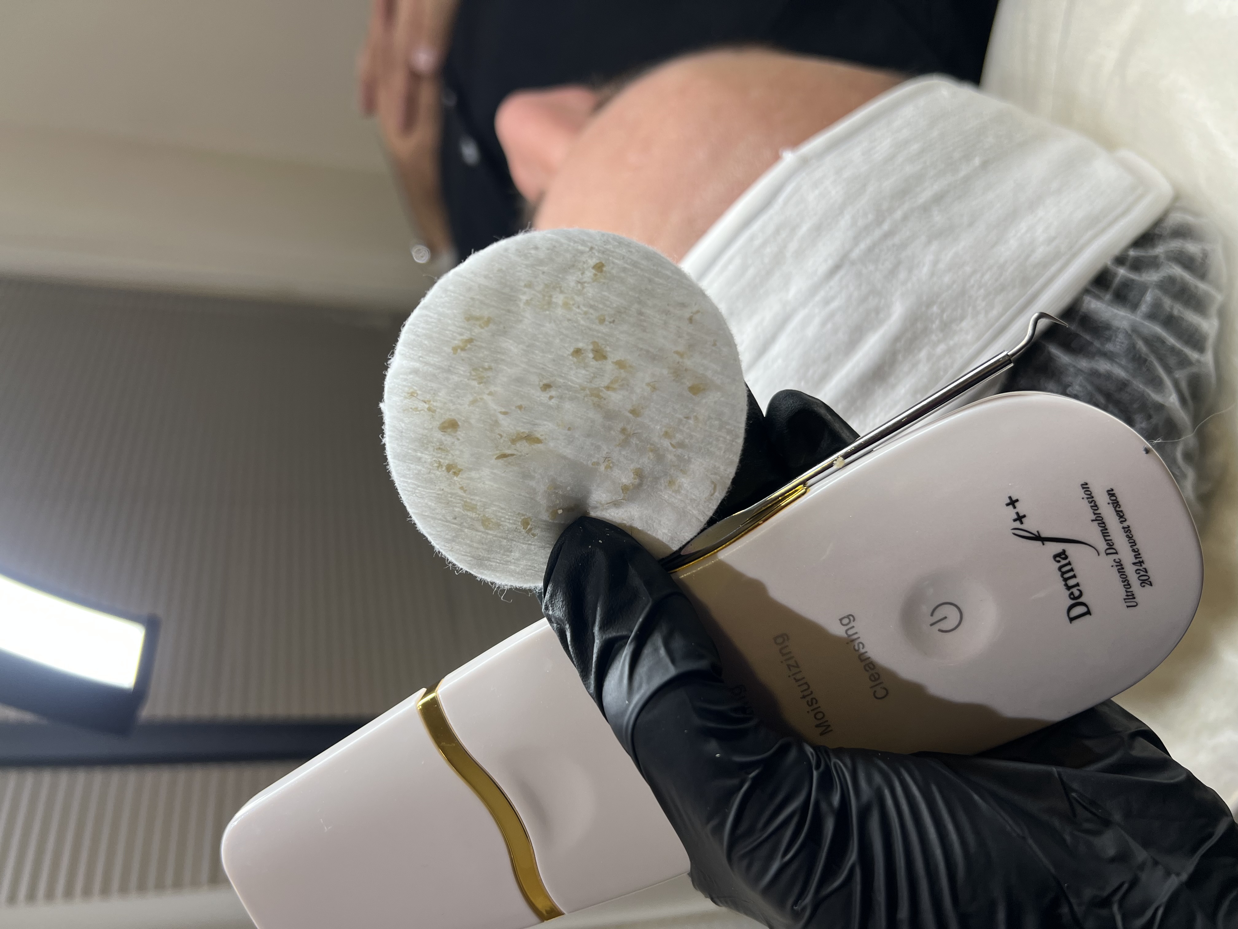 خدمات فیشیال و پاکسازی عمقی پوست