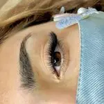 خدمات تخصصی اکستنشن مژه و لیفت ابرو و مژه