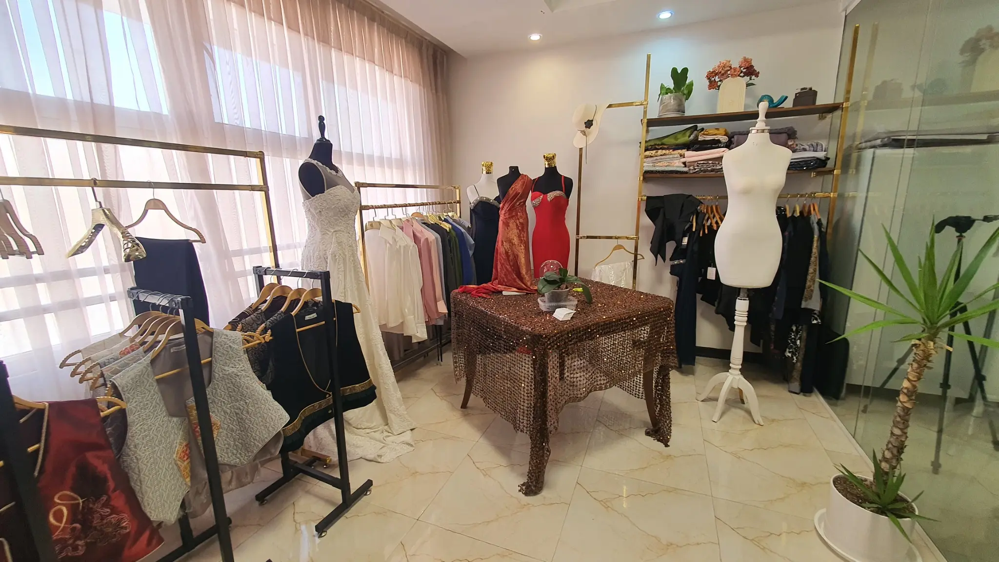 مزون فوژان  فروش تکی و عمده  لباس زنانه