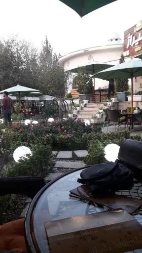 کافه رستوران لامیراژ