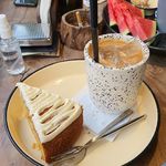 کافه رستوران اکتبر